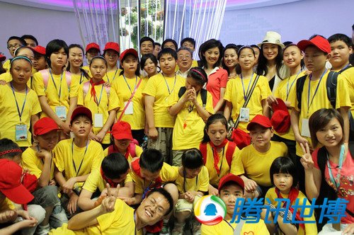 圖為活動現(xiàn)場合影 圖為活動現(xiàn)場合影